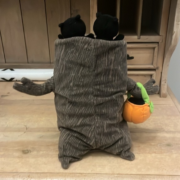 Hallmark Halloween Addams Family Animated Singing Tree Owls Pumpkin 2007 - Picture 5 of 8